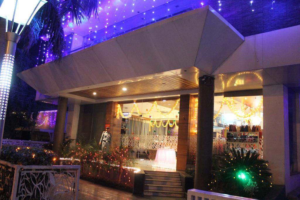 كوتا Hotel Rallentino المظهر الخارجي الصورة